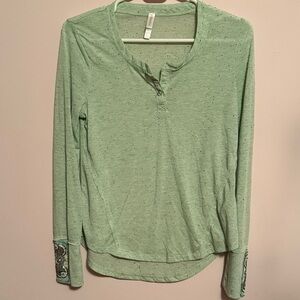 Xhilaration Mint Green Long Sleeve Blouse